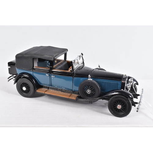 72 - TWO UNBOXED FRANKLIN MINT ROLLS-ROYCE CAR MODELS, both 1/24 scale, 1907 Silver Ghost,  and 1929 Phan... 