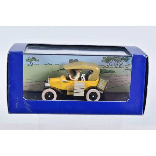 78 - SIX BOXED EN VOITURE TINTIN MODEL VEHICLES, the first is a Le Taxi Bleu de Lile Noire 1984, numbered... 