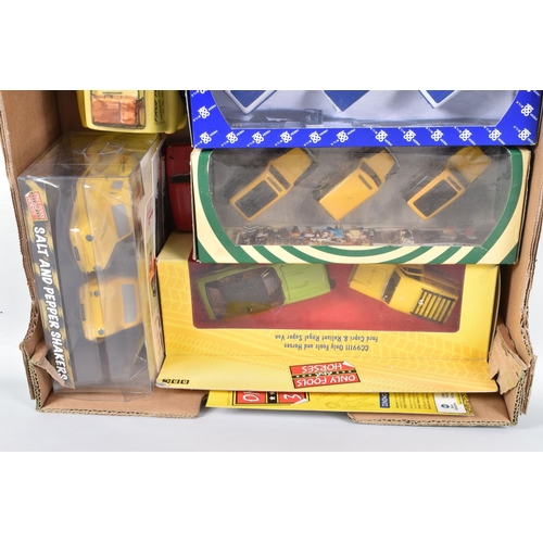 95 - A QUANTITY OF BOXED MODERN DIECAST VEHICLES AND MEMORABILIA, to include a collection of assorted Cor... 