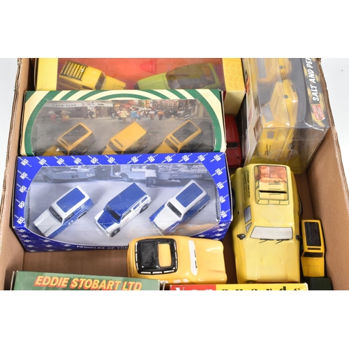 95 - A QUANTITY OF BOXED MODERN DIECAST VEHICLES AND MEMORABILIA, to include a collection of assorted Cor... 