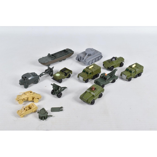 121 - A QUANTITY OF BOXED AND UNBOXED AIRFIX HO/OO GAUGE UNPAINTED MODEL MILITARY FIGURES KITS the boxed i... 