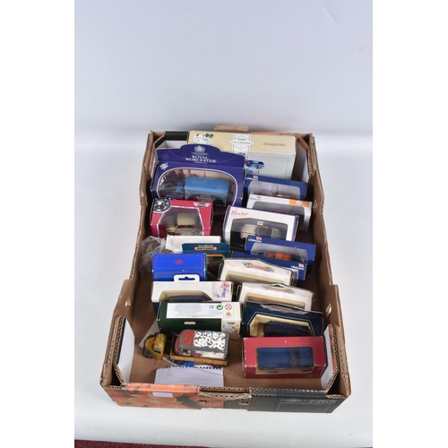 124 - A COLLECTION OF BOXED AND UNBOXED MODEL VEHICLES AND MISCELLANEOUS IN THREE BOXES, to include a loos... 