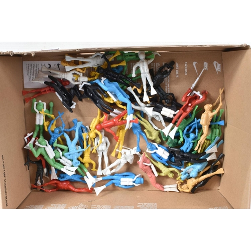 167 - A QUANTITY OF TIMPO AND BRITAINS DEETAIL PLASTIC FIGURES, assorted Timpo Knights, Cavalry and Native... 