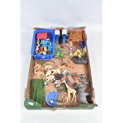 168 - A COLLECTION OF ASSORTED BRITAINS AND OTHER PLASTIC ZOO AND FARM ANIMAL FIGURES AND ACCESSORIES, to ... 