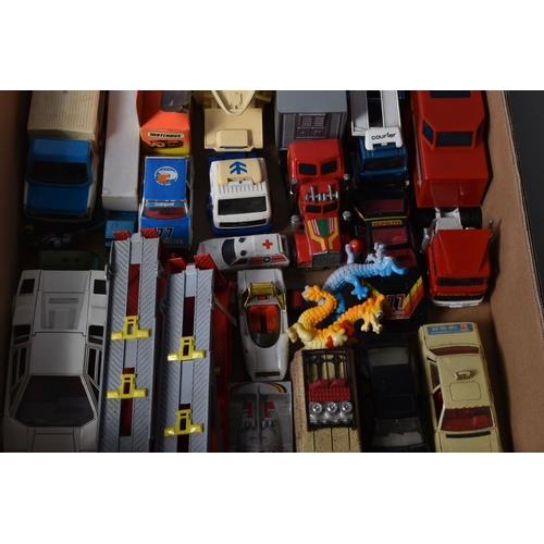 171 - A QUANTITY OF UNBOXED AND ASSORTED PLAYWORN DIECAST VEHICLES, to include Matchbox King Size Iveco ar... 