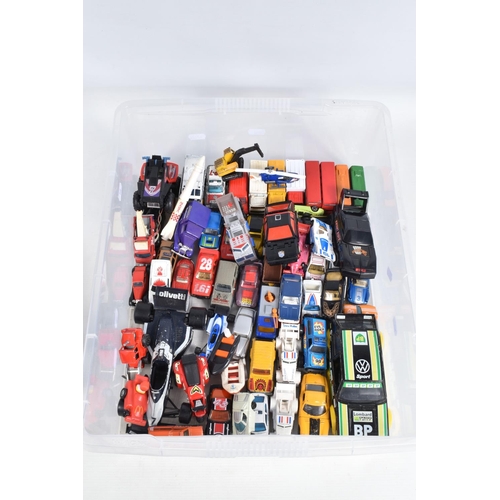 171 - A QUANTITY OF UNBOXED AND ASSORTED PLAYWORN DIECAST VEHICLES, to include Matchbox King Size Iveco ar... 