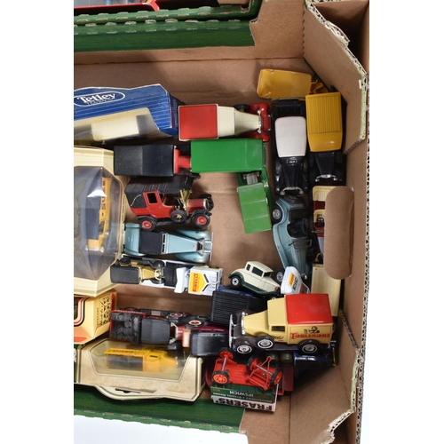 174 - TWO TRAYS OF BOXED AND UNBOXED MIXED DIECAST VEHICLES, some of these include a quantity of boxed and... 