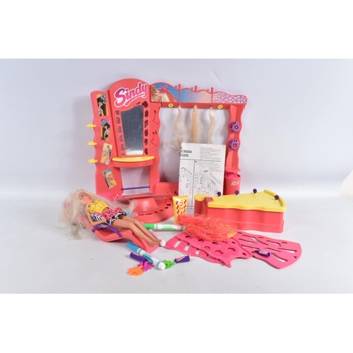 176 - A QUANTITY OF ASSORTED BOXED PEDIGREE AND HASBRO SINDY PLAYSETS, Beauty Salon, No.44216, Tele Sindy ... 