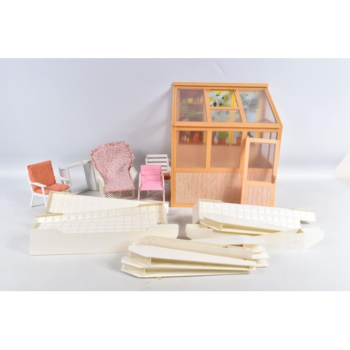 177 - A QUANTITY OF ASSORTED PEDIGEE SINDY GARDEN AND OUTDOOR RELATED SETS AND ITEMS, boxed sets include B... 