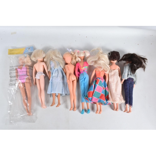 182 - A LARGE QUANTITY OF ASSORTED LOOSE SINDY DOLLS, various eras, majority 1970's./1980's marked 'Sindy'... 