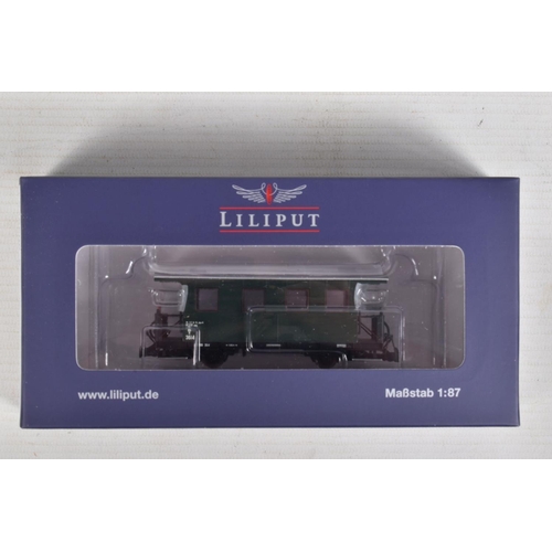 212 - A BOXED HOe GAUGE LILIPUT FOUR UNIT SET, 2 Axle Coach, item no. L340506, appears in new condition wi... 