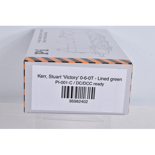 215 - A BOXED OO GAUGE PLANET INDUSTRIALS, KERR, STUART 'Victory' 0-6-0T Locomotive in Lined Green, model ... 