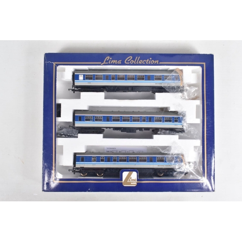 220 - A BOXED OO GAUGE LIMA MODEL RAILLWAY THREE CAR SET, Class 101, running numbers 53269, 59303, 51177, ... 