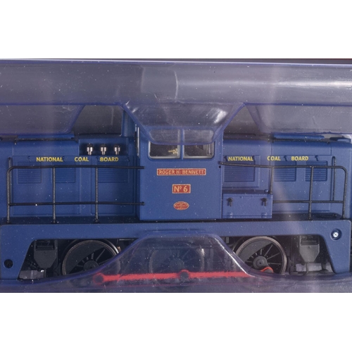 224 - A BOXED OO GAUGE OXFORD RAIL MODEL DIESEL LOCOMOTIVE, Janus 0-6-0 NCB 'Roger H Bennett', running no.... 