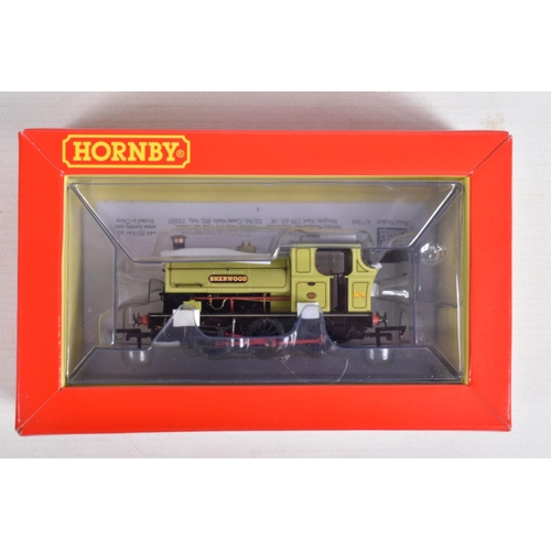 225 - A BOXED OO GAUGE HORNBY MODEL RAILWAY STEAM LOCOMOTIVE, Class B2 Peckett 0-6-0ST, no. 4 'Sherwood' i... 