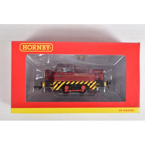 227 - A BOXED OO GAUGE HORNBY MODEL RAILWY SHUNTER, Sentinel 4wDH 'Barabel' in lined maroon, model no. R33... 