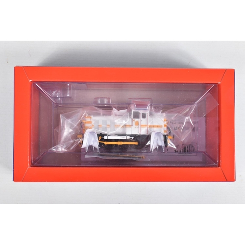 265 - A BOXED OO GAUGE HELJAN MODEL RAILWAY LOCOMOTIVE, Class 07 Shunter, running no. D7003 in British Ind... 