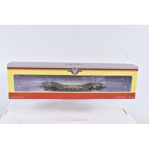 299 - FIVE BOXED OO GAUGE OXFORD RAIL MODEL RAILWAY  ROLLING STOCK, to include a 45 Ton Warwell Wagon, no.... 