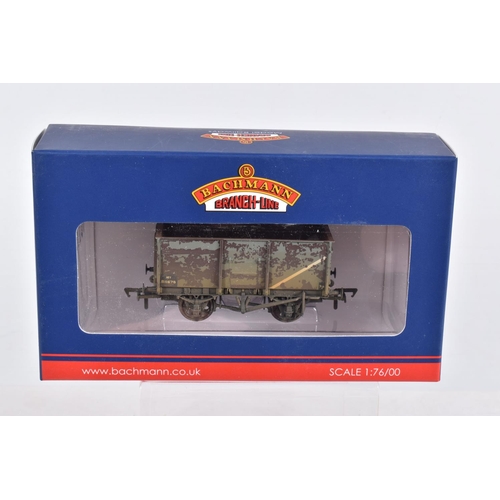 302 - TEN BOXED OO GAUGE BACHMANN BRANCHLINE MODEL RAILWAYS ROLLING STOCK, to include two 16 Slope Sided S... 