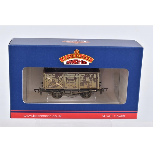 302 - TEN BOXED OO GAUGE BACHMANN BRANCHLINE MODEL RAILWAYS ROLLING STOCK, to include two 16 Slope Sided S... 