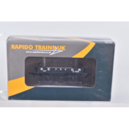 303 - SIX BOXED OO GAUGE  RAPIDO TRAINS UK MODEL RAILWAYS ROLLING STOCK, to include a 10T Diz. 1426 closed... 