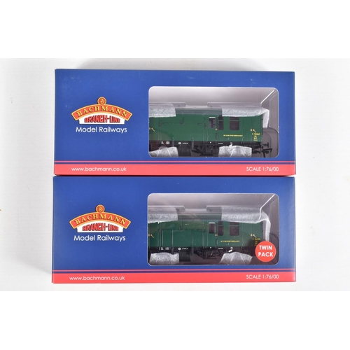 305 - A COLLECTION OF BOXED  OO GAUGE BACHMANN BRANCHLINE MODEL RAILWAYS ROLLING STOCK, to include a BR MK... 