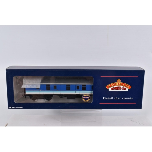 324 - SIX BOXED OO GAUGE BACHMANN BRANCHLINE MODEL RAILWAY COACHES, to include two Mk1 TSO tourist second ... 