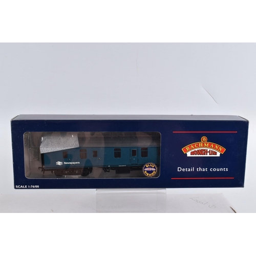 326 - EIGHT BOXED OO GAUGE BACHMANN BRANCHLINE MODEL RAILWAY WAGONS, to include two of the set of two Inte... 