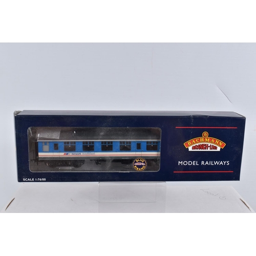 327 - SIX BOXED OO GAUGE BACHMANN BRANCHLINE MODEL RAILWAY COACHES, to include a Collett 60ft 1st/2nd comp... 