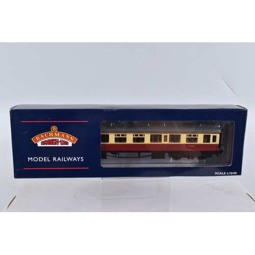 327 - SIX BOXED OO GAUGE BACHMANN BRANCHLINE MODEL RAILWAY COACHES, to include a Collett 60ft 1st/2nd comp... 