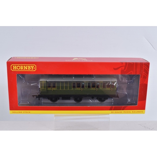 337 - FIVE BOXED 00 SCALE HORNBY COACHES, the first a SR 6 Wheel 3rd Class Coach No.1908, numbered R40086,... 