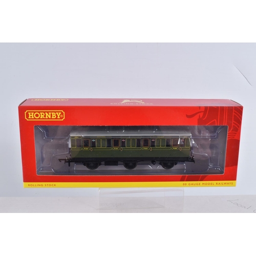 337 - FIVE BOXED 00 SCALE HORNBY COACHES, the first a SR 6 Wheel 3rd Class Coach No.1908, numbered R40086,... 