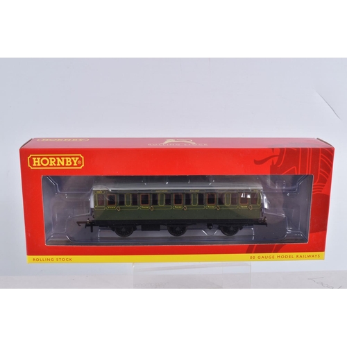 337 - FIVE BOXED 00 SCALE HORNBY COACHES, the first a SR 6 Wheel 3rd Class Coach No.1908, numbered R40086,... 