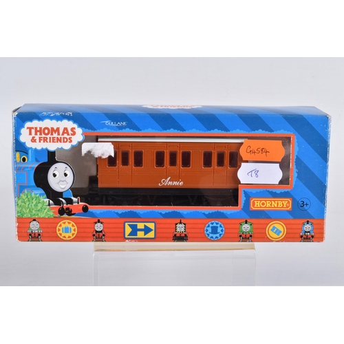 343 - A BOXED HORNBY RAILWAYS OO GAUGE THOMAS & FRIENDS SET, 'Thomas', 'Annie' & 'Clarabel' (R9087), with ... 