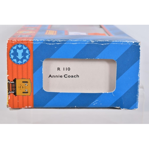 343 - A BOXED HORNBY RAILWAYS OO GAUGE THOMAS & FRIENDS SET, 'Thomas', 'Annie' & 'Clarabel' (R9087), with ... 