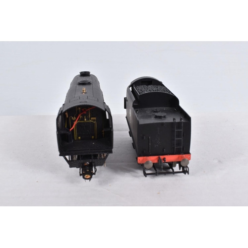 346 - A BOXED HORNBY RAILWAYS OO GAUGE CLASS 8F LOCOMOTIVE AND TENDER, No.8453, L.M.S. black livery (R2394... 