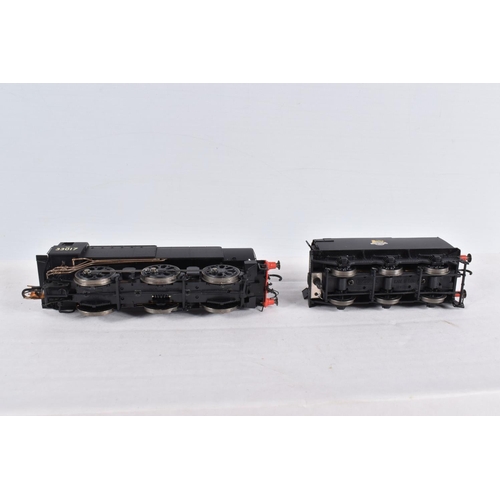 346 - A BOXED HORNBY RAILWAYS OO GAUGE CLASS 8F LOCOMOTIVE AND TENDER, No.8453, L.M.S. black livery (R2394... 