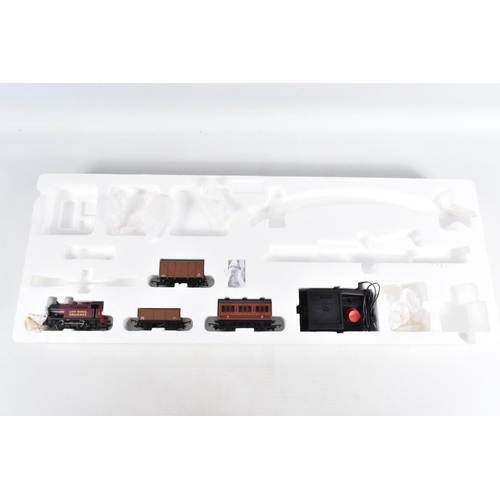 348 - TWO BOXED HORNBY RAILWAYS OO GAUGE TRAIN SETS, The Royal Train, No.R1057, comprising Princess class ... 