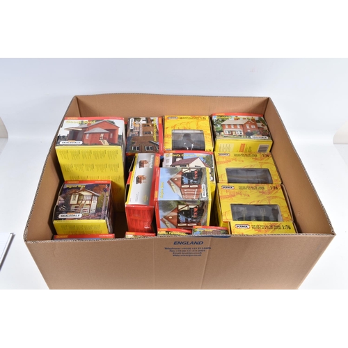 351 - A QUANTITY OF BOXED AND UNBOXED OO GAUGE MODEL RAILWAY ACCESSORIES AND TRACK ETC., to include variou... 