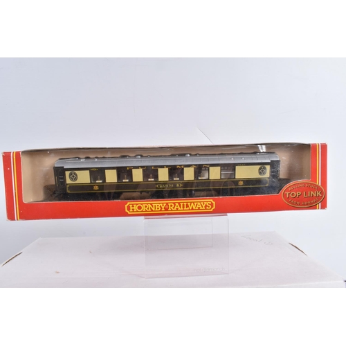 353 - A BOXED HORNBY RAILWAYS OO GAUGE BLUE PULLMAN SET, No.R1093, rolling stock only, missing locomotive,... 