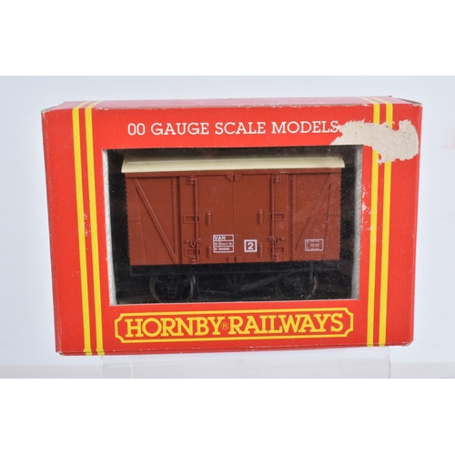 353 - A BOXED HORNBY RAILWAYS OO GAUGE BLUE PULLMAN SET, No.R1093, rolling stock only, missing locomotive,... 