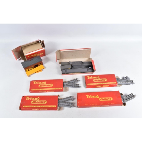 354 - A QUANTITY OF BOXED TRI-ANG RAILWAYS OO GAUGE MODEL RAILWAY ITEMS, to include Passenger Train set, N... 