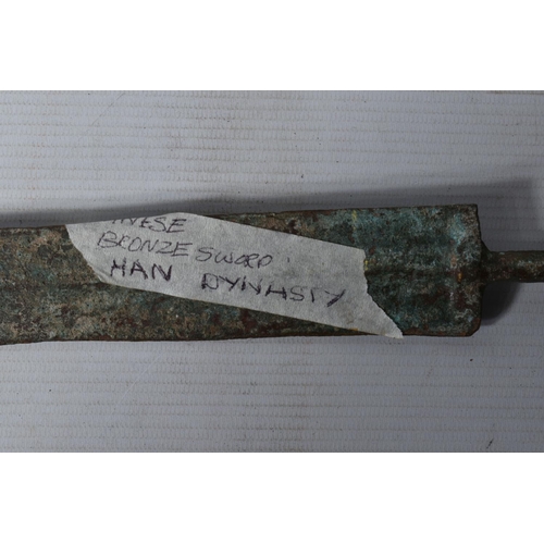 368 - A CHINESE BRONZE SWORD IN THE HAN DYNASTY STYLE, the information was supplied by the vendor but it h... 