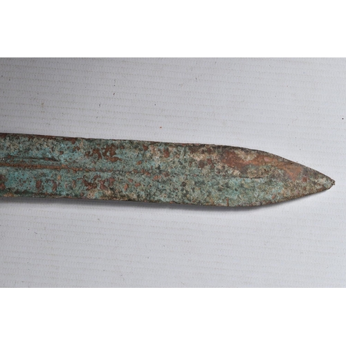 368 - A CHINESE BRONZE SWORD IN THE HAN DYNASTY STYLE, the information was supplied by the vendor but it h... 