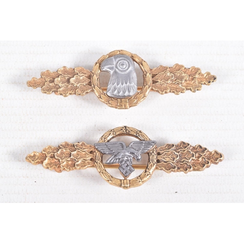 372 - A GERMAN LUFTWAFFE RECONASAINCE CLASP AND A TRANSPORTER CLASP, the first features an eagles head in ... 