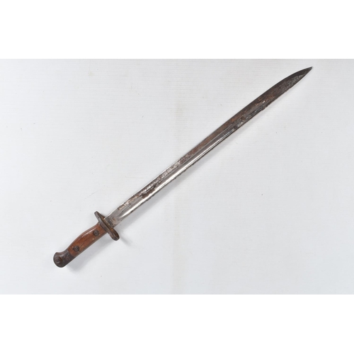 395 - A 1907 PATTERN BRITISH SWORD BAYONET, this comes complete with a scabbard, the blade has markings on... 