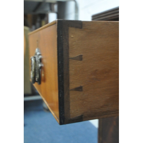 1236 - A REPRODUCTION MAHOGANY DRESSING TABLE, with a single bevelled edge mirror, an arrangement of five d... 