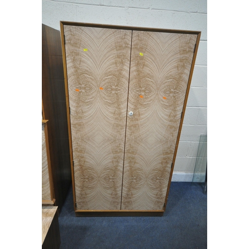 1328 - AN AUSTINSUITE MID TO LATE 20TH CENTURY FORMICA FIVE PIECE BEDROOM SUITE, comprising a double door w... 