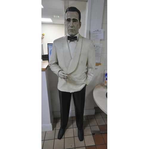 1359 - A LIFESIZE FIGURE OF THE WORLD FAMOUS AMERICAN ACTOR HUMPHREY BOGART, as Rick Blaine in Casablanca, ... 