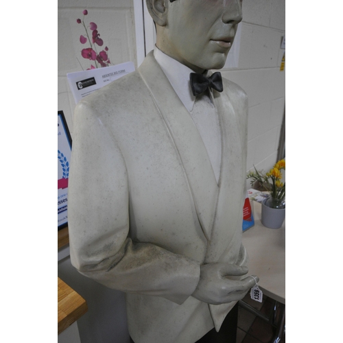 1359 - A LIFESIZE FIGURE OF THE WORLD FAMOUS AMERICAN ACTOR HUMPHREY BOGART, as Rick Blaine in Casablanca, ... 